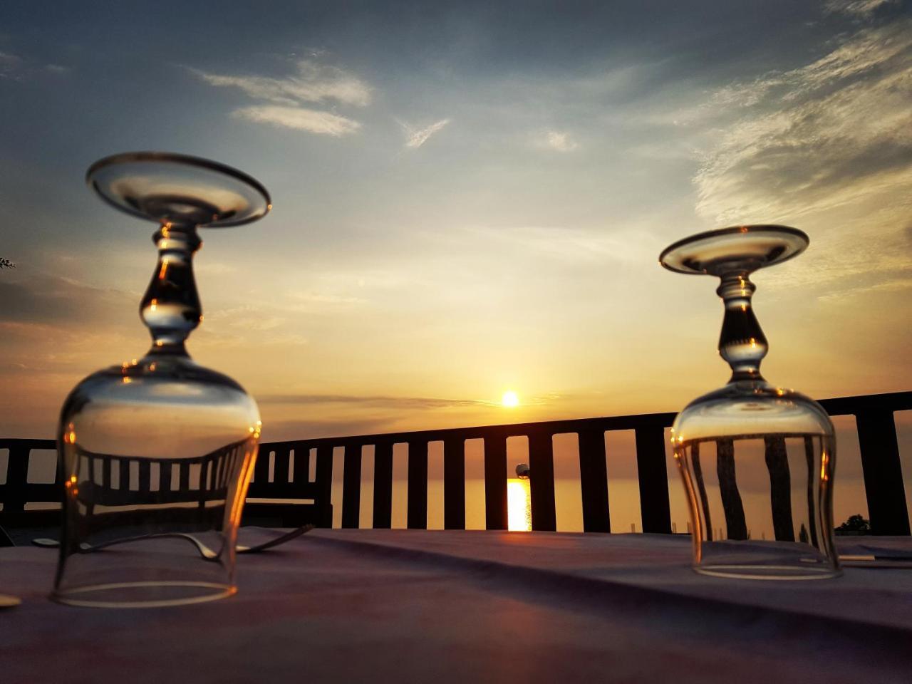 San Carlo - Terrazzo Sul Mare Con Ristorante E Pizzeria Bed and Breakfast Zambrone Exteriör bild
